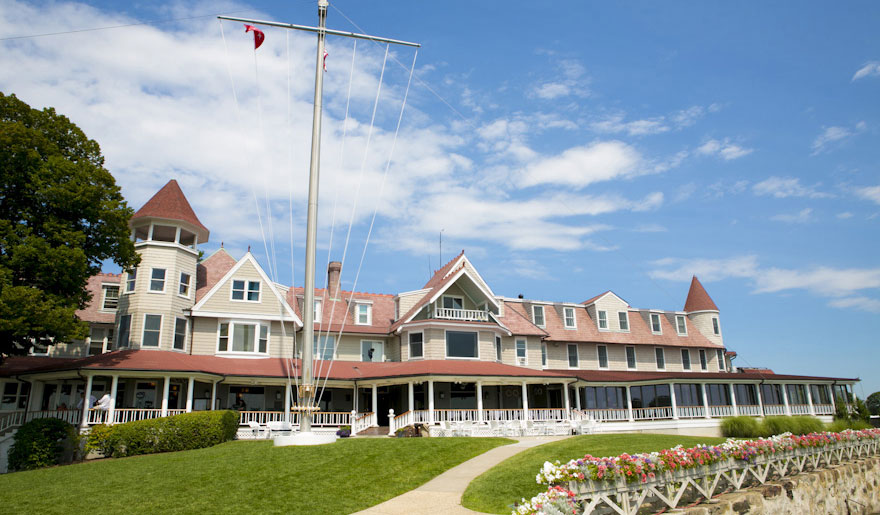 larchmont yacht club bar